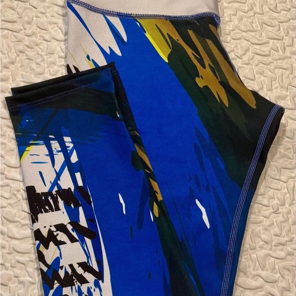 Blue and black abstract leggings